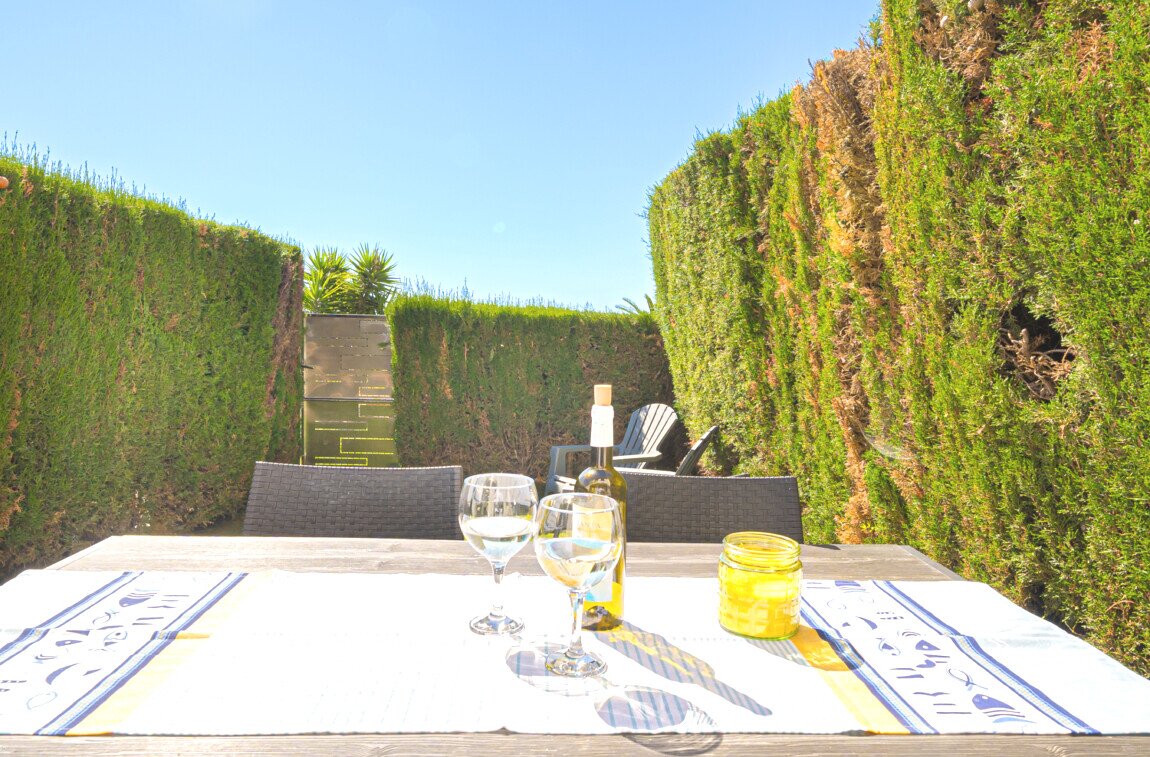 Giardino privato con accesso diretto alla piscina 